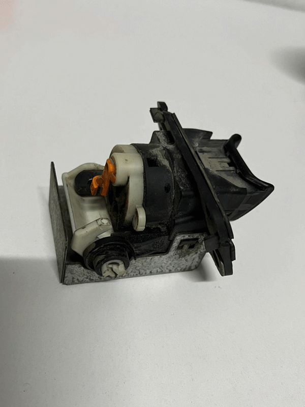 toyota-corolla-t22-bagaj-kilidi5