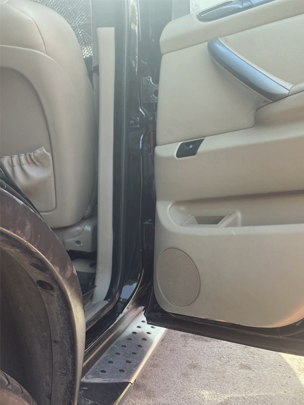 BMW-X5- BMW X5 E53 ÖN HOPARLÖR KAPAĞI 51418264137